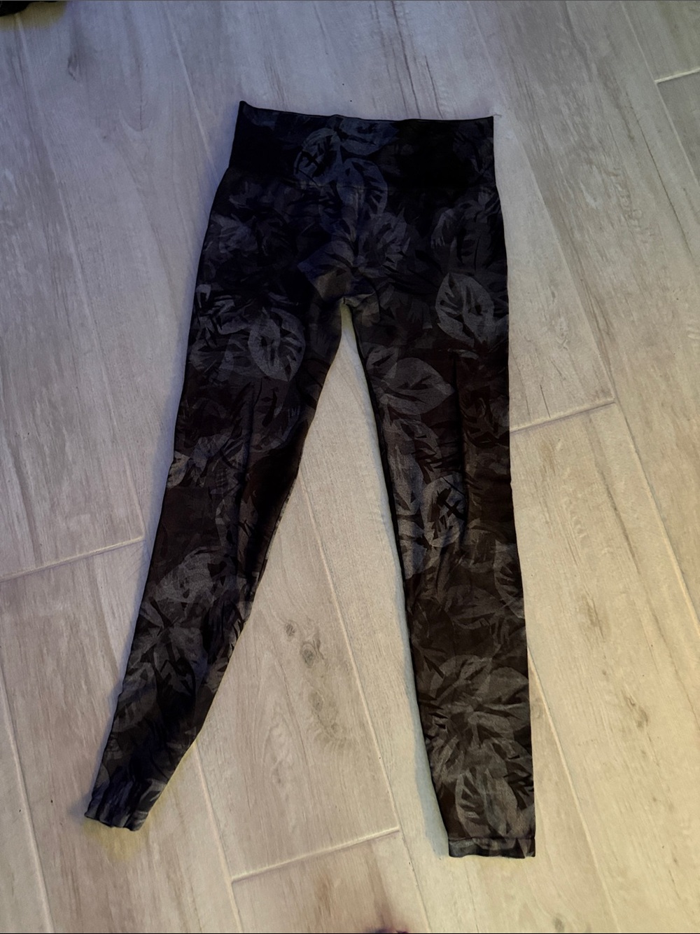 M Rena Black Leaf Print High-Waist Leggings